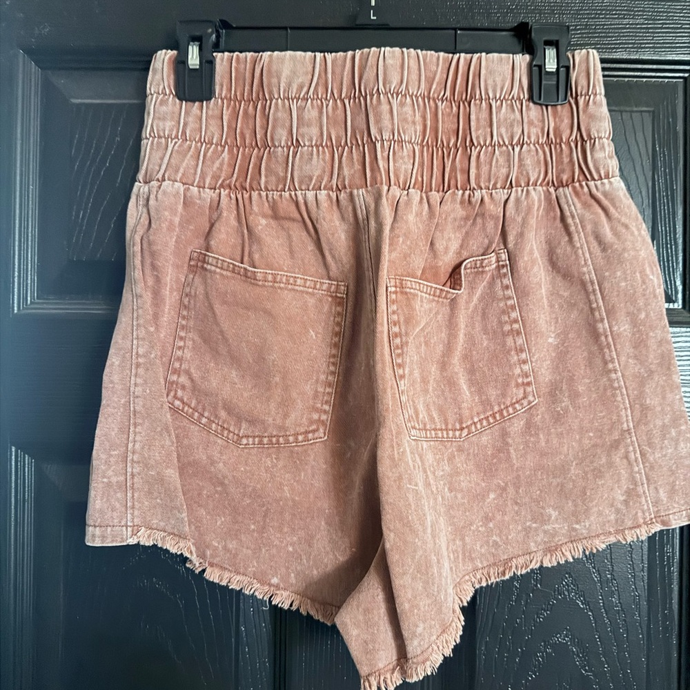 High-Waist Washed Rose Elastic Band Women’s Shorts - Picture 2 of 3